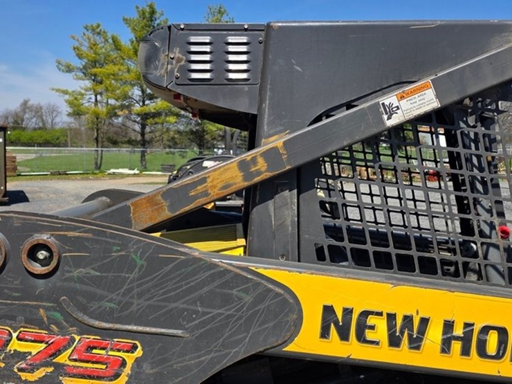 new-holland-l175-image-14