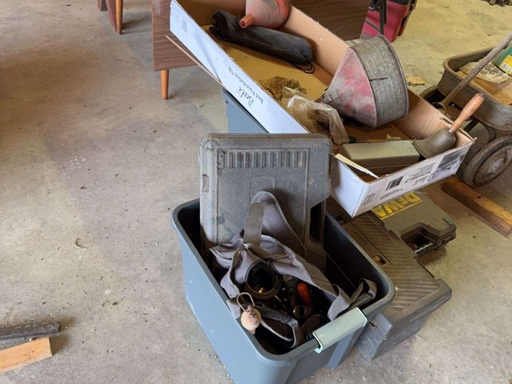 funnel-assortment-and-tool-box-lot-image-2