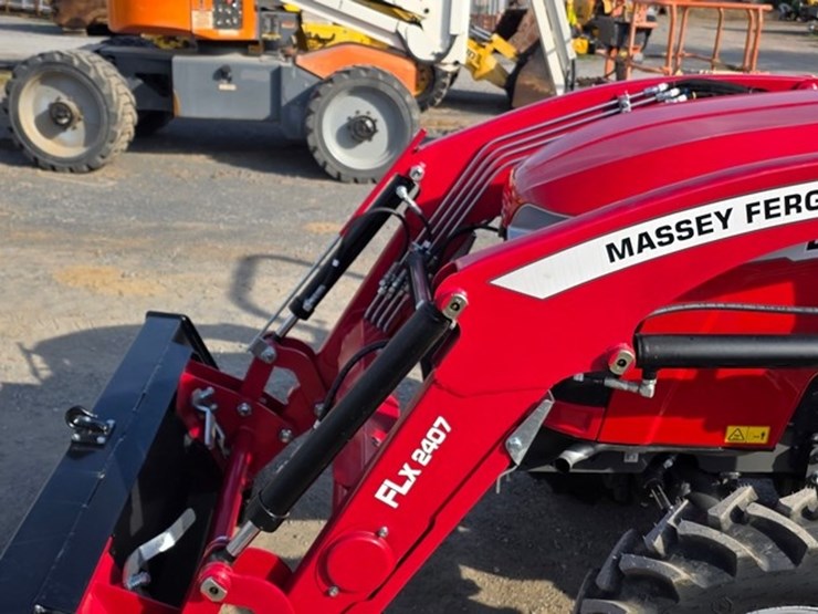 2022-massey-ferguson-1825e-image-9