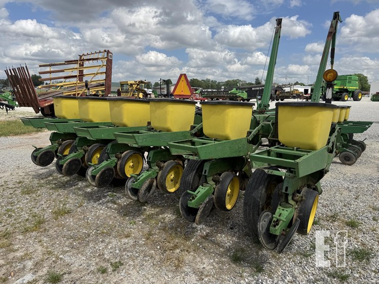 john-deere-7000-image-12