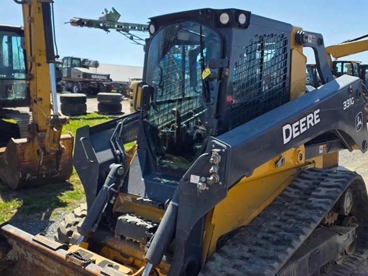 2018-deere-331g-image-36