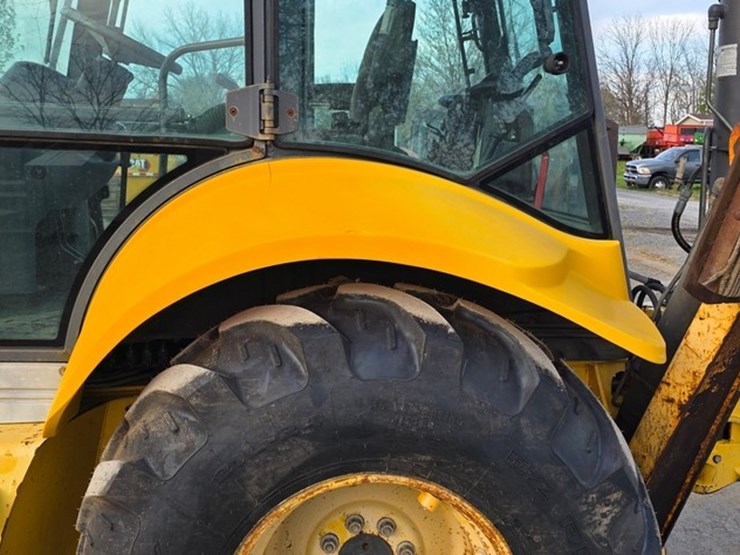 2009-new-holland-b95b-image-35