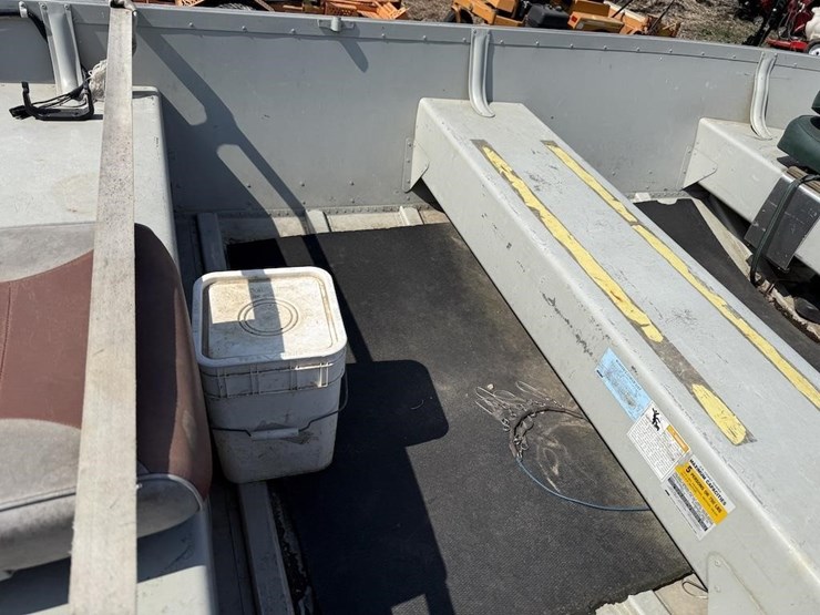 2004-alumacraft-v14-boat-image-9