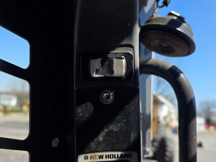 new-holland-l175-image-49