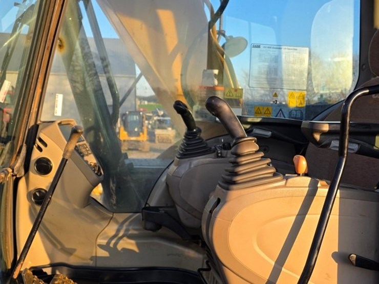 2014-case-cx160c-image-81