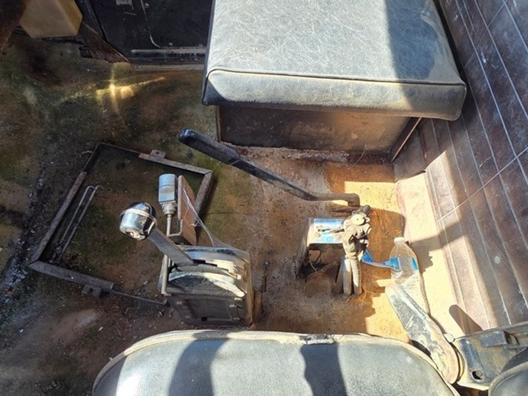 1974-white-construcktor-image-45