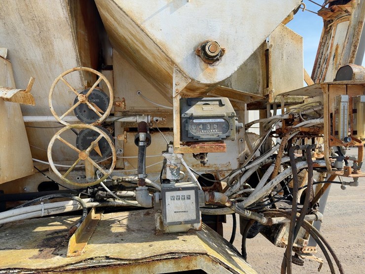 1984-mack-dm686s-image-25