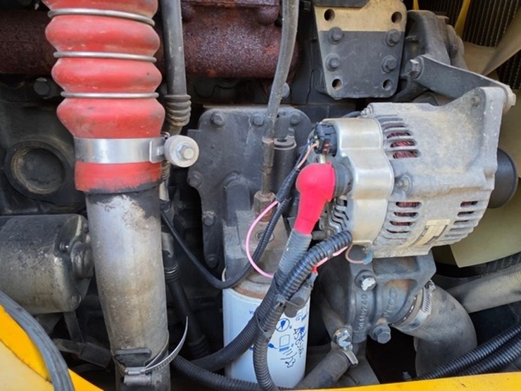 2009-new-holland-b95b-image-52