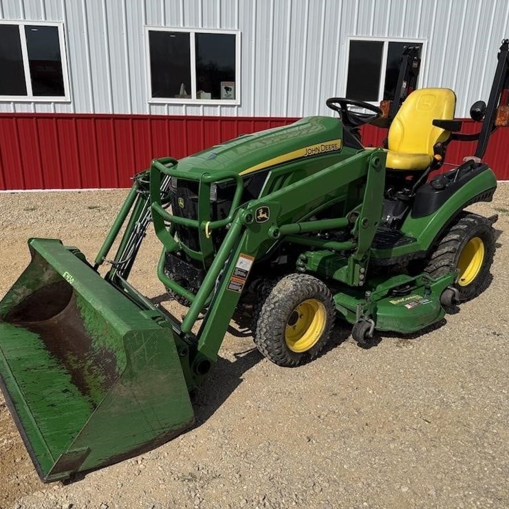 JOHN DEERE 1026R