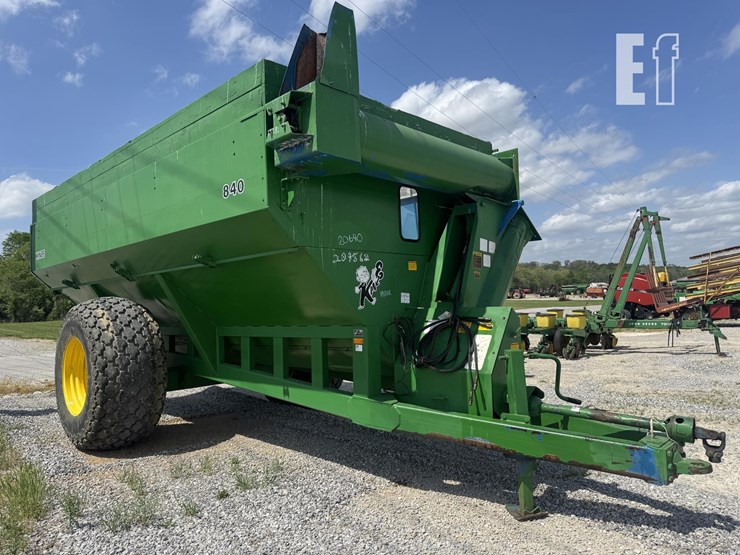 1991-kinze-840-image-3