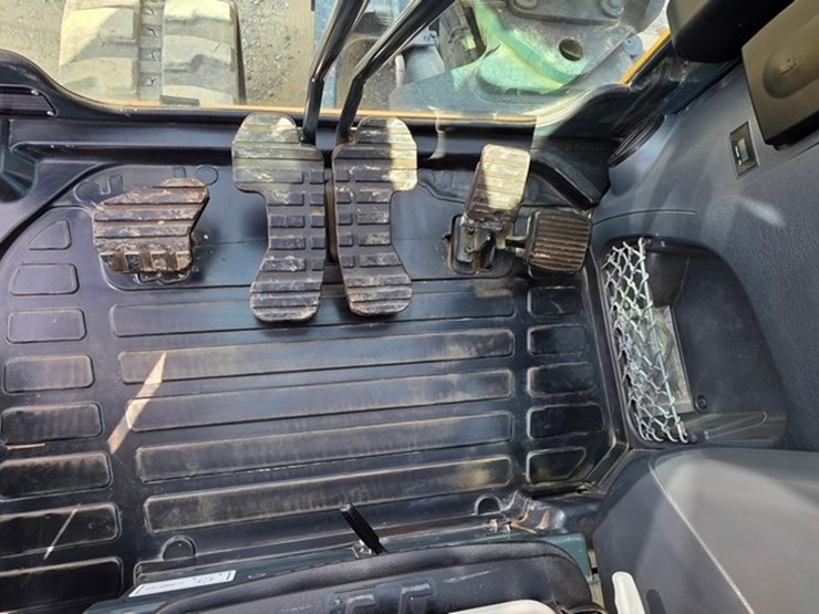 2020-new-holland-e57c-image-67