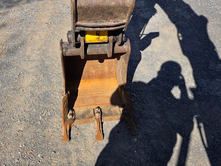 2021-jcb-35z-1-image-40