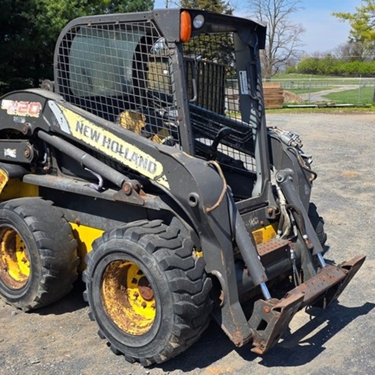 2013 NEW HOLLAND L220