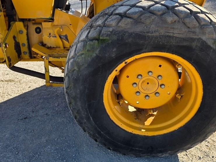 john-deere-2355-image-22