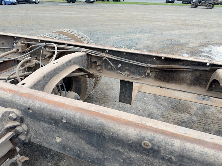 1989-ford-s/a-cab-and-chassis-image-11