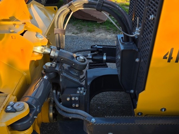 2023-deere-550-lgp-image-14