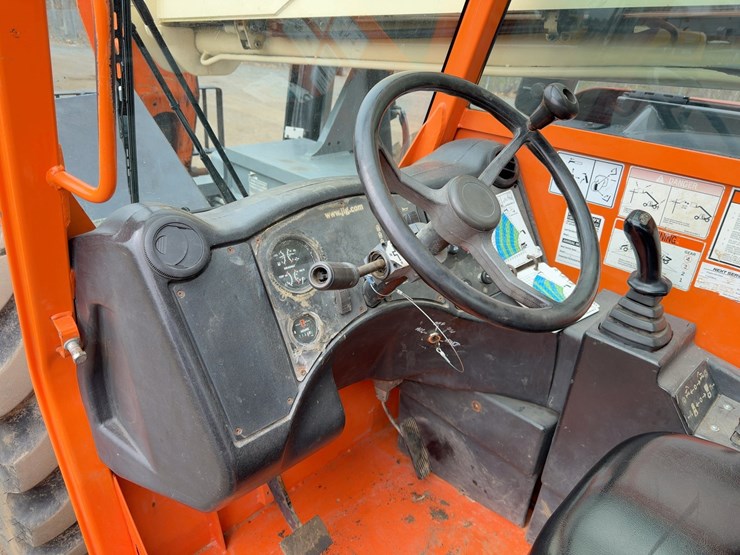 2006-jlg-g10-55a-image-18