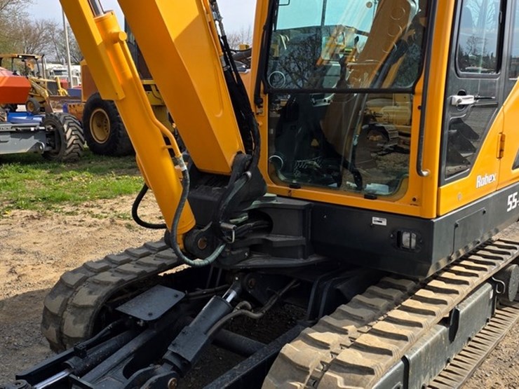 2020-new-holland-e57c-image-12