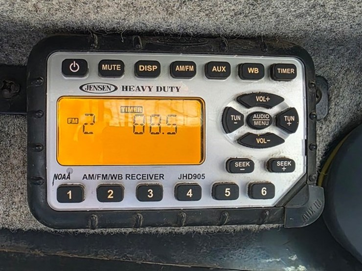 2014-deere-326e-image-76