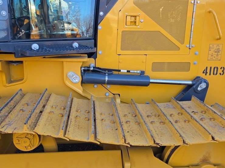 2023-deere-550-lgp-image-39