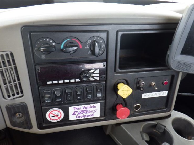 2016-international-8600-image-17