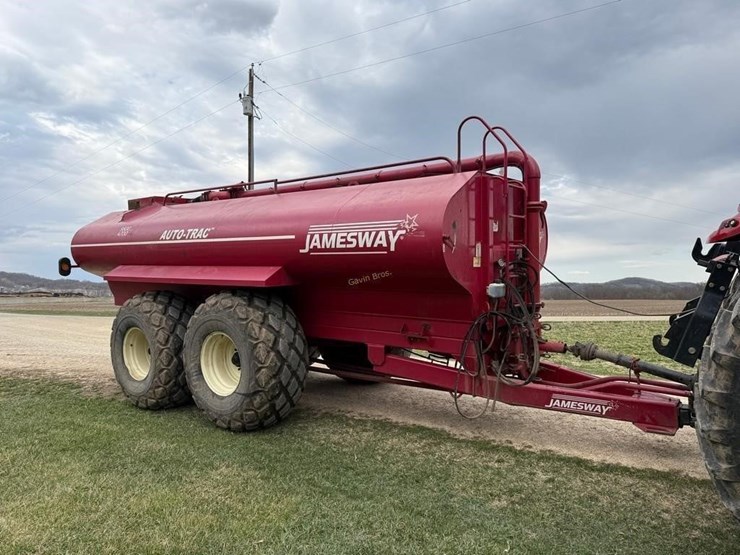 jamesway-auto-trac-5600-gallon-manure-tanker-image-1