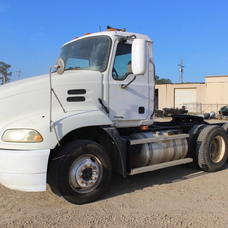 2007 MACK CH613