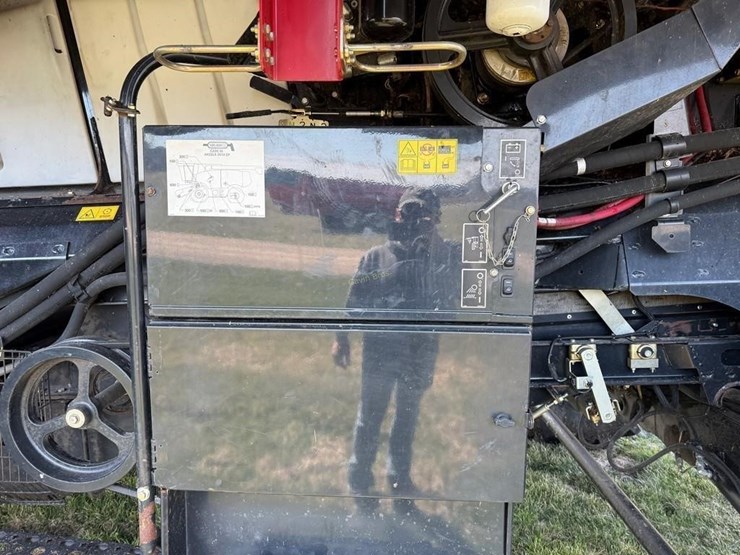 2014-case-ih-8230-image-34