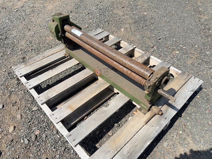 pexto-382-d-30"-sheet-metal-roller-image-3