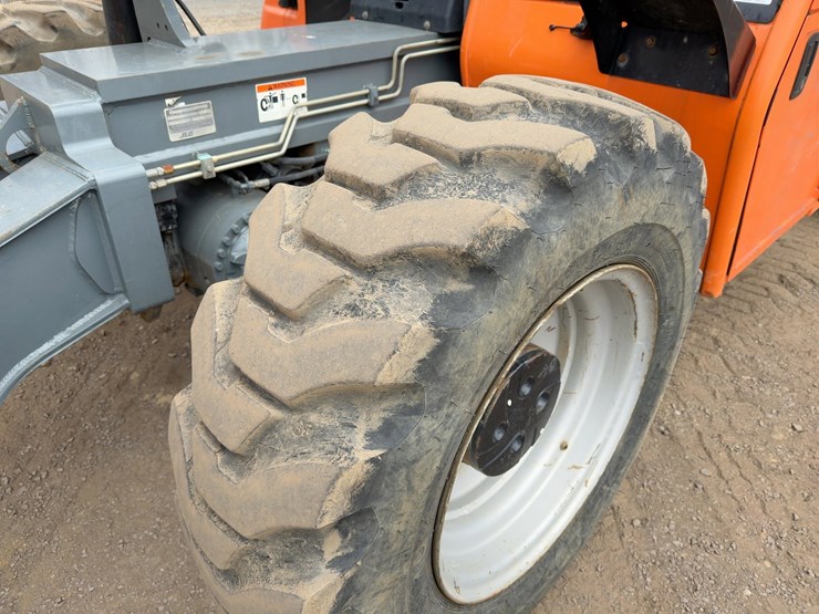 2006-jlg-g10-55a-image-13