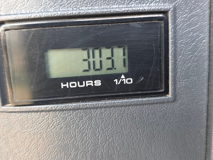 2020-new-holland-e57c-image-88