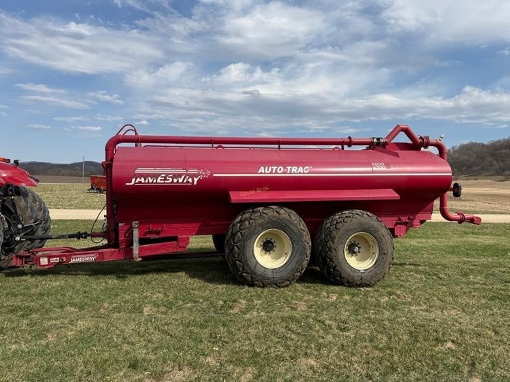jamesway-auto-trac-5600-gallon-manure-tanker-image-2