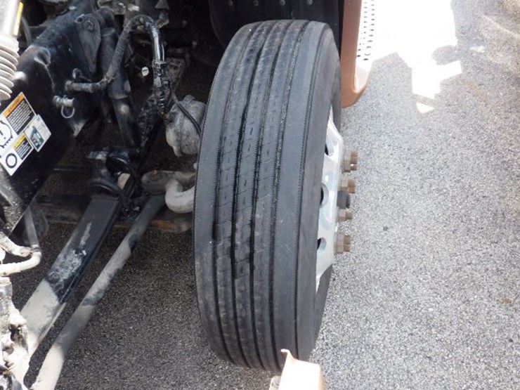 2022-kenworth-t680-image-26