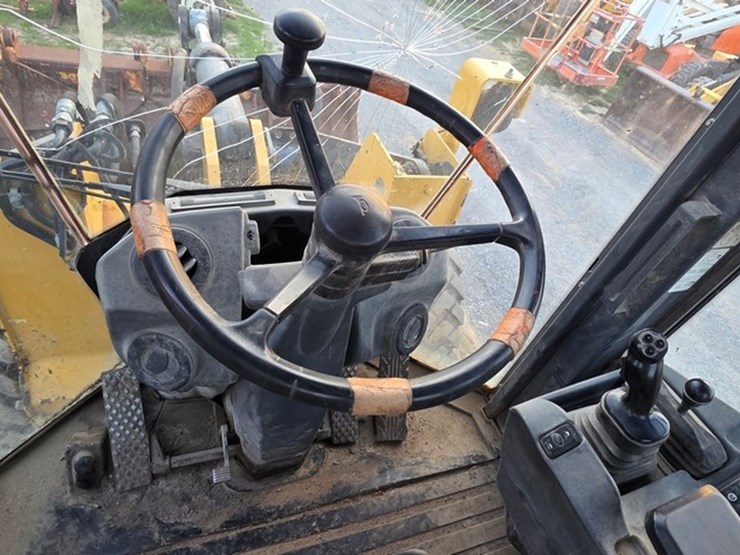 2012-deere-444k-image-55