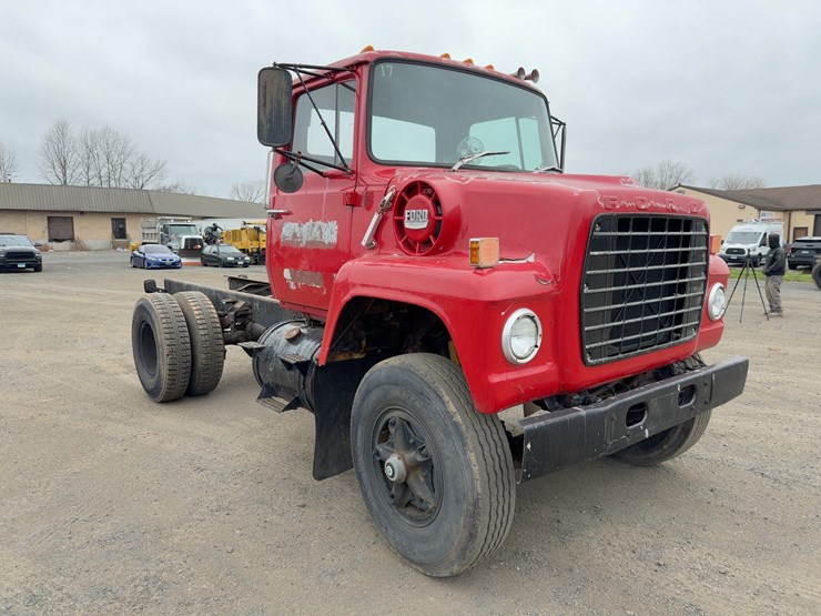 1970-ford-8000-image-7