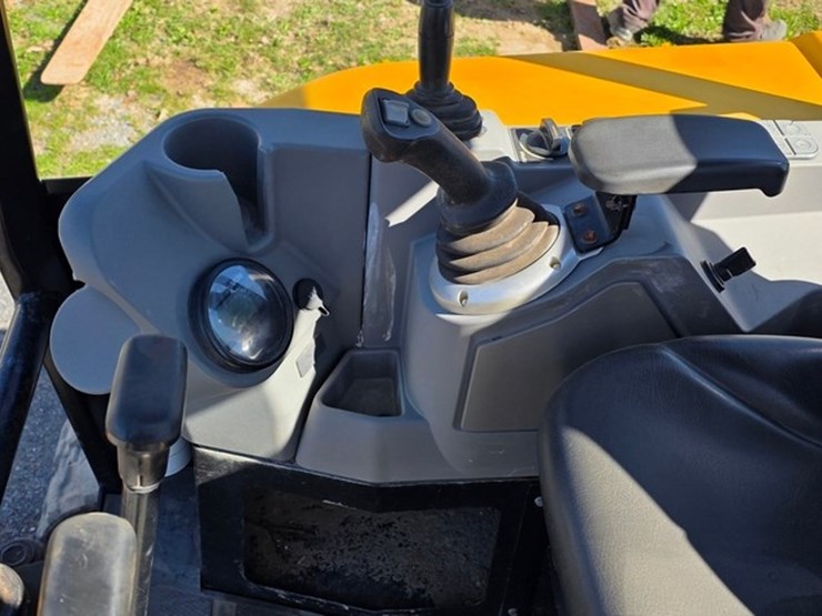 2021-jcb-35z-1-image-57