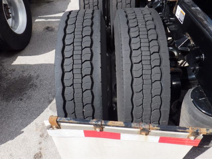 2022-kenworth-t680-image-13