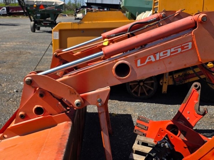 kubota-la1953-image-7