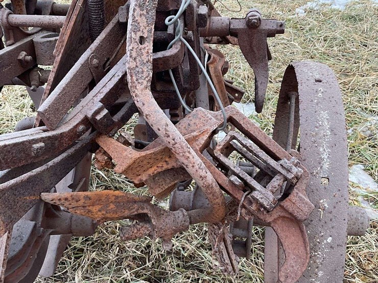 two-bottom-oliver-plow-image-14