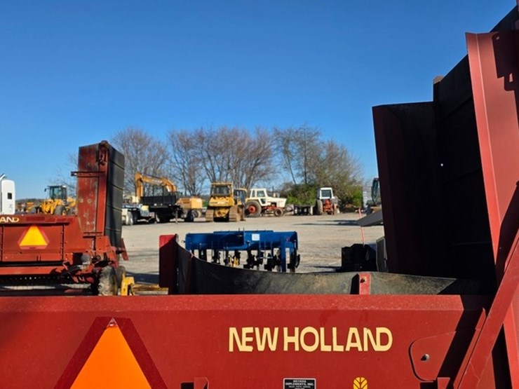 new-holland-166-image-10