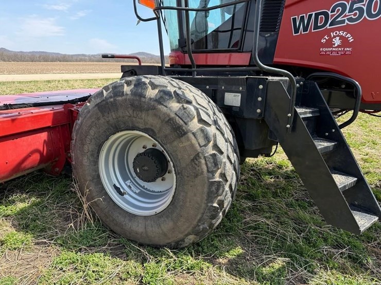 2015-case-ih-wd2504-image-15