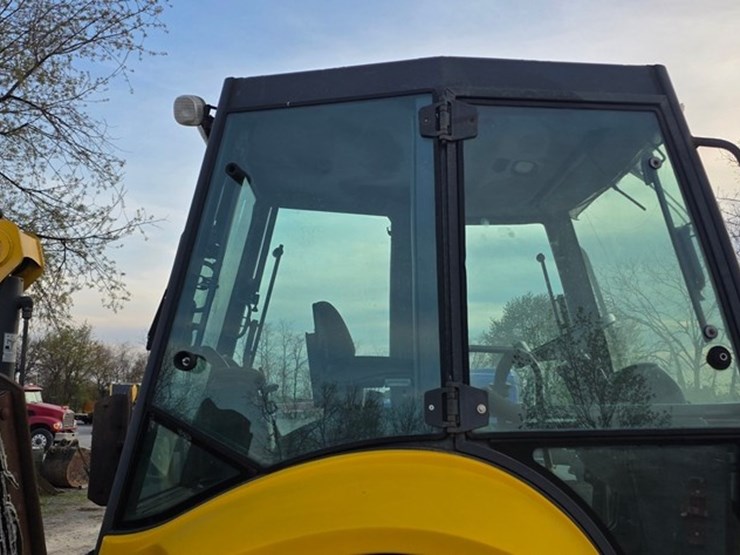 2009-new-holland-b95b-image-15