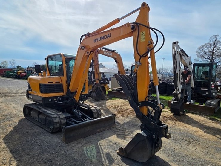 2020-new-holland-e57c-image-2