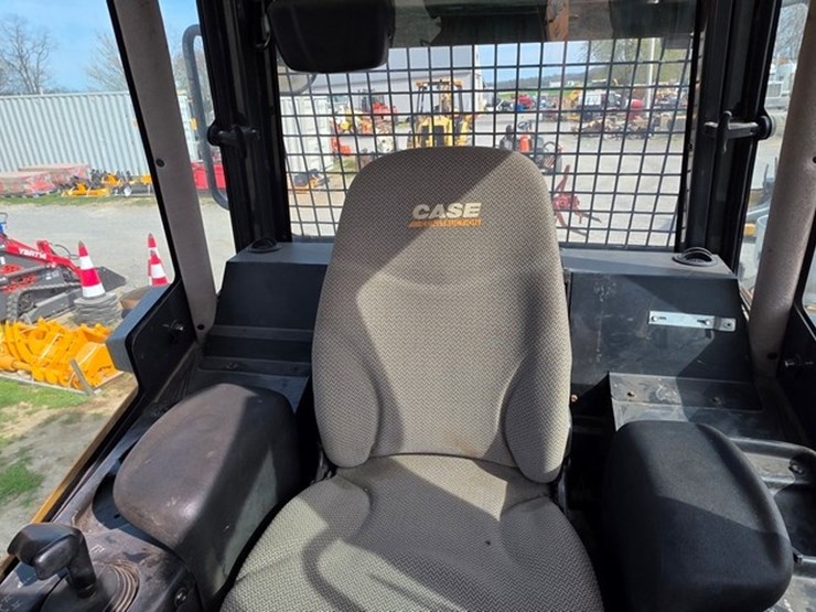 2016-case-750m-lgp-image-66