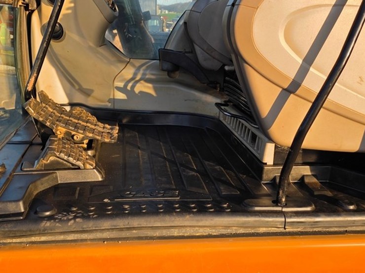 2014-case-cx160c-image-80