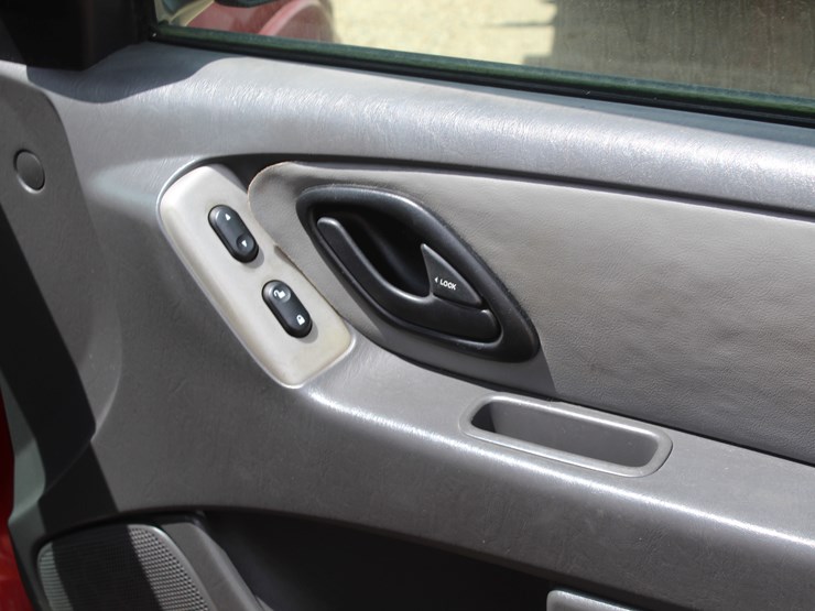 2007-ford-escape-image-13