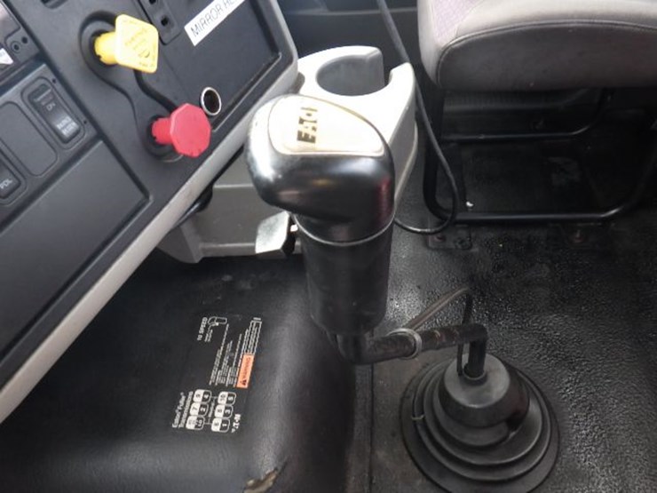 2016-international-8600-image-17