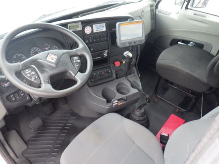 2016-international-prostar-image-14