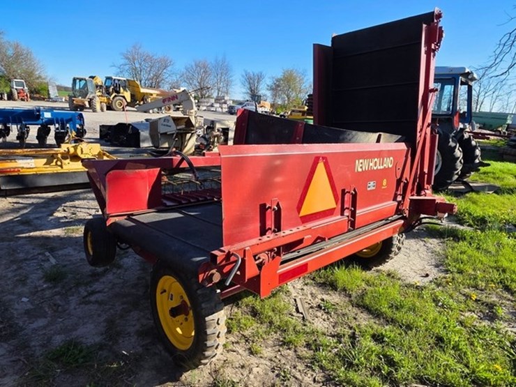 new-holland-166-image-3