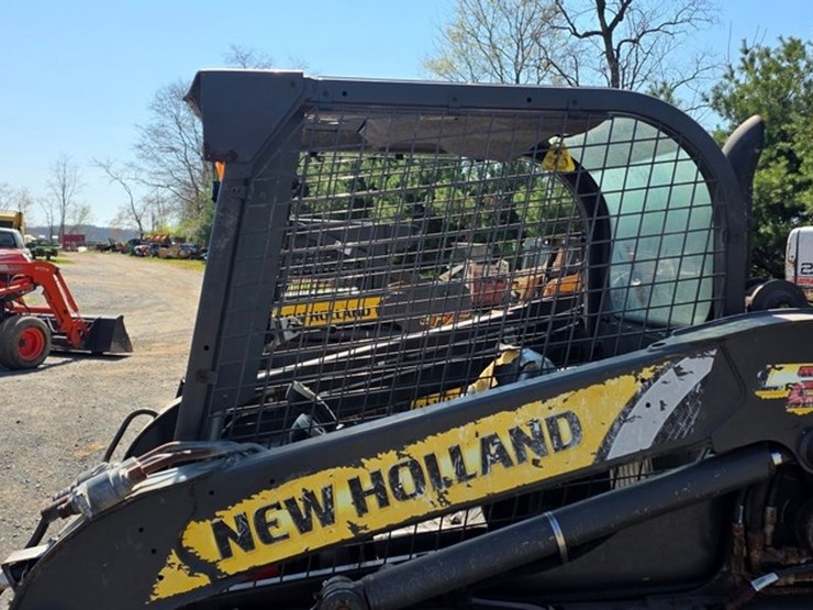 2013-new-holland-l220-image-25